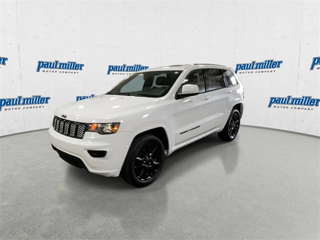 2020 Jeep Grand Cherokee Altitude photo 4