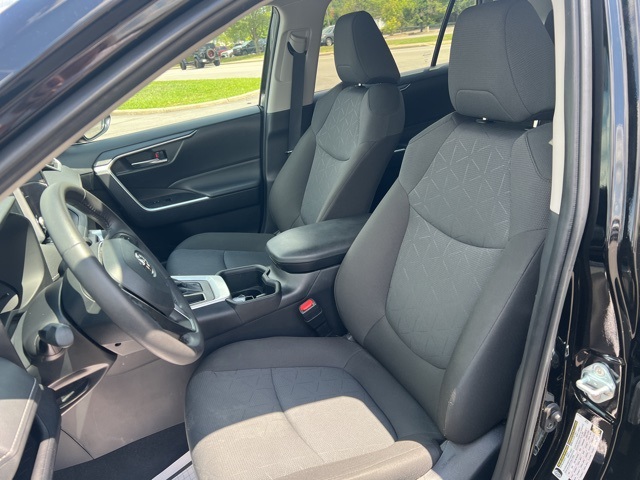 2024 Toyota RAV4 XLE photo 4
