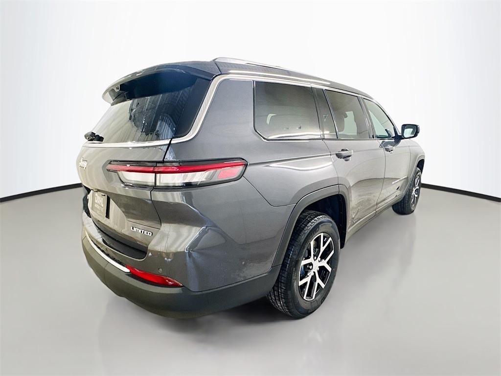 2025 Jeep Grand Cherokee Limited photo 2