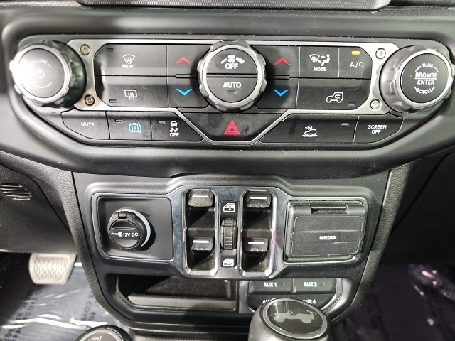 2023 Jeep Wrangler Sahara 4xe photo 19