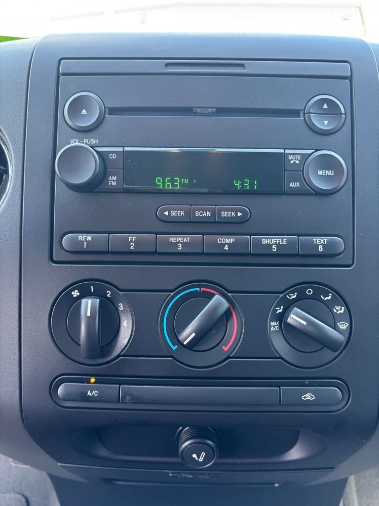 2005 Ford F-150 XLT photo 17