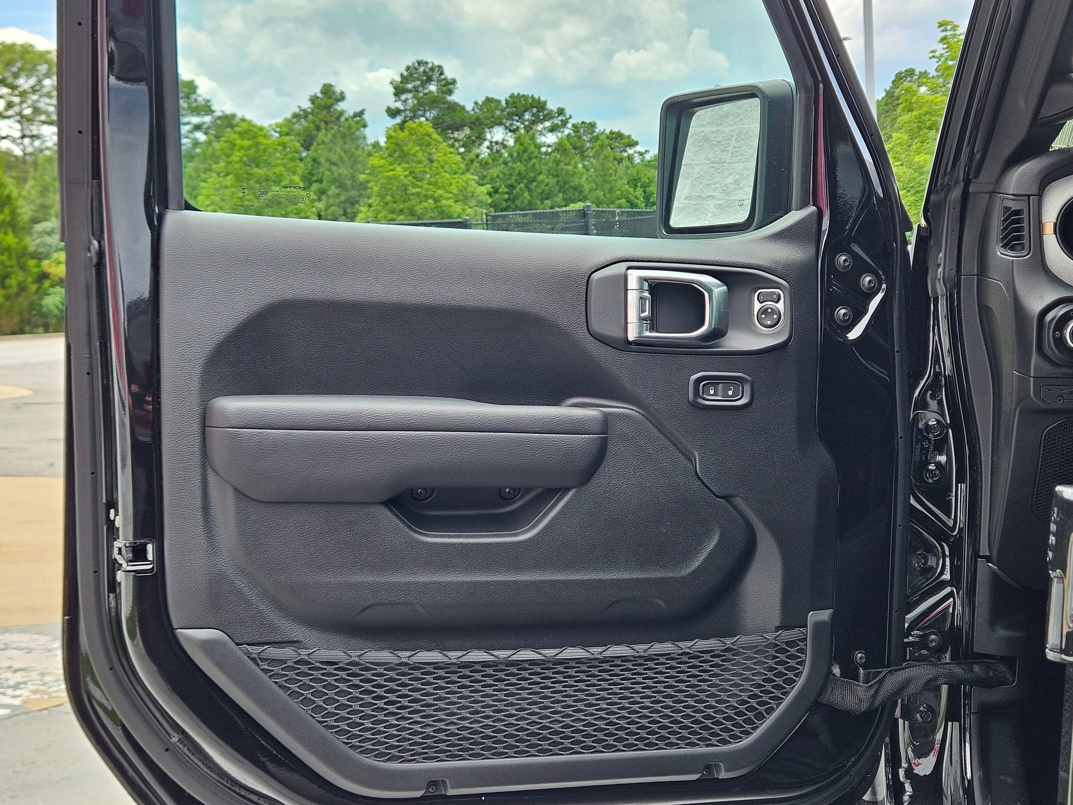 2025 Jeep Wrangler Sport S photo 16