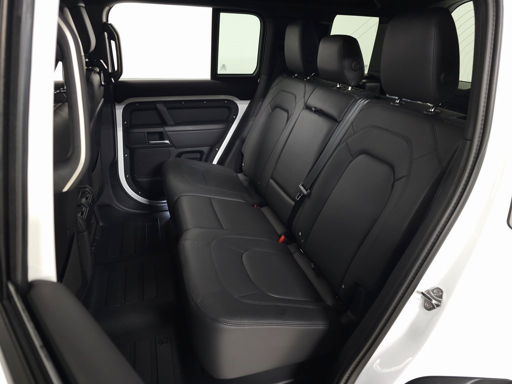 2025 LAND ROVER DEFENDER - Image 35