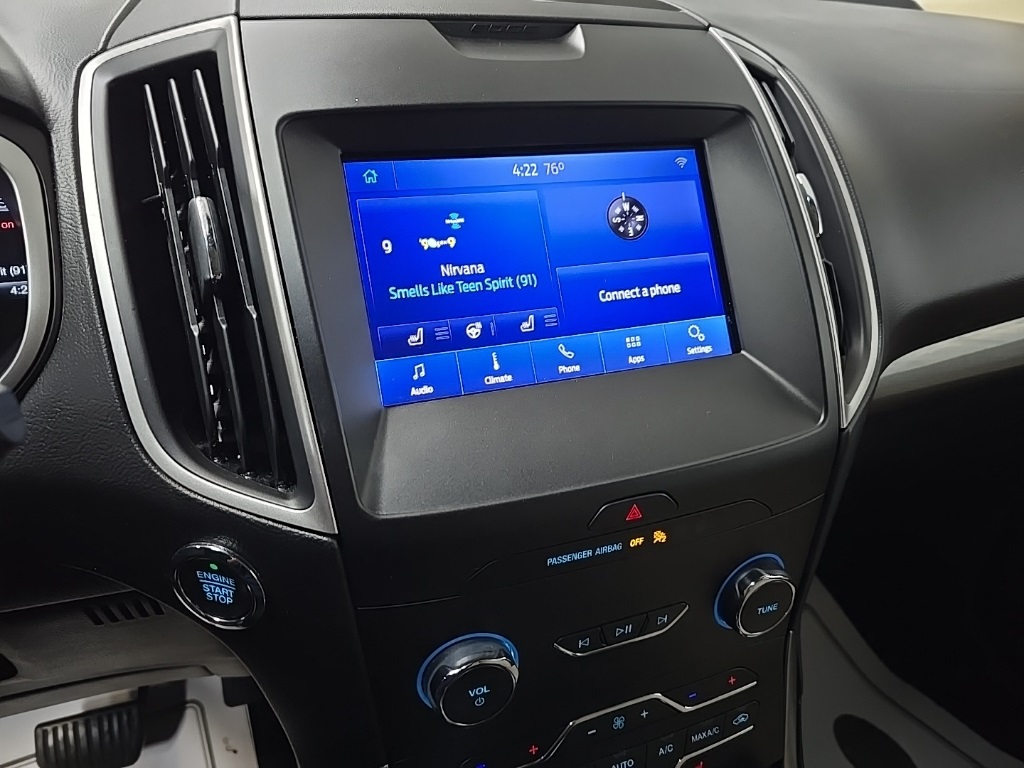 2020 Ford Edge SEL photo 24