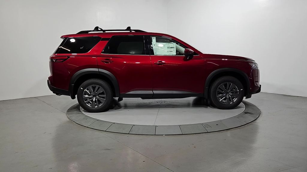 2025 Nissan Pathfinder SV photo 4
