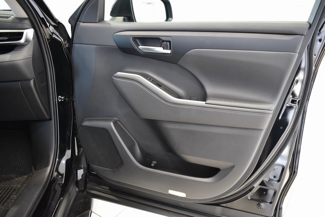 2024 Toyota Highlander XLE photo 11