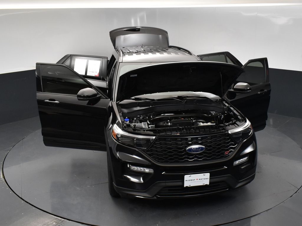 2021 Ford Explorer ST photo 40