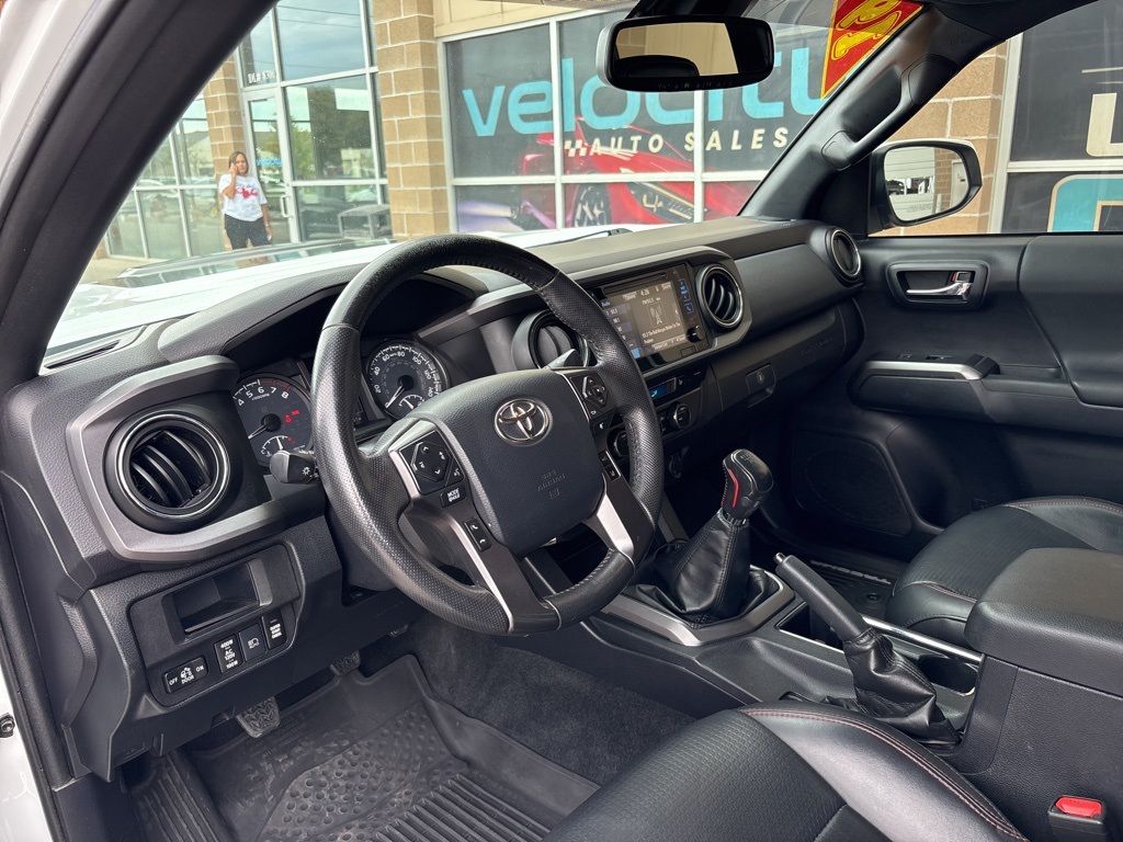 2019 Toyota Tacoma TRD Pro photo 10