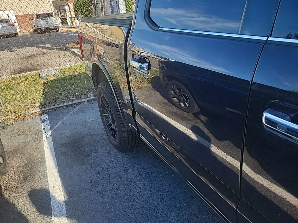 2018 Ford F-150 Platinum photo 8