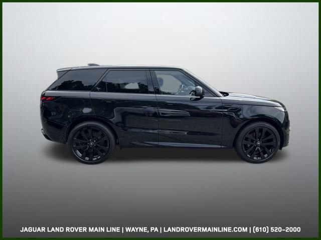 2025 Land Rover Range Rover Sport SE photo 4
