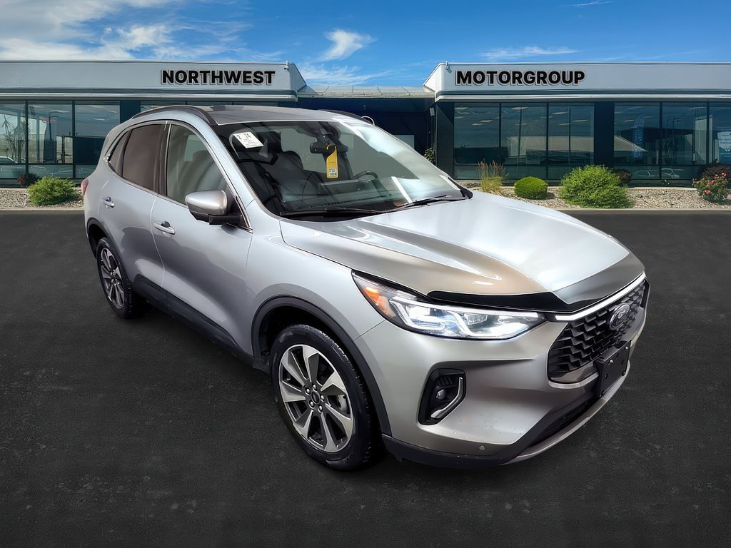 2023 Ford Escape Platinum's photo