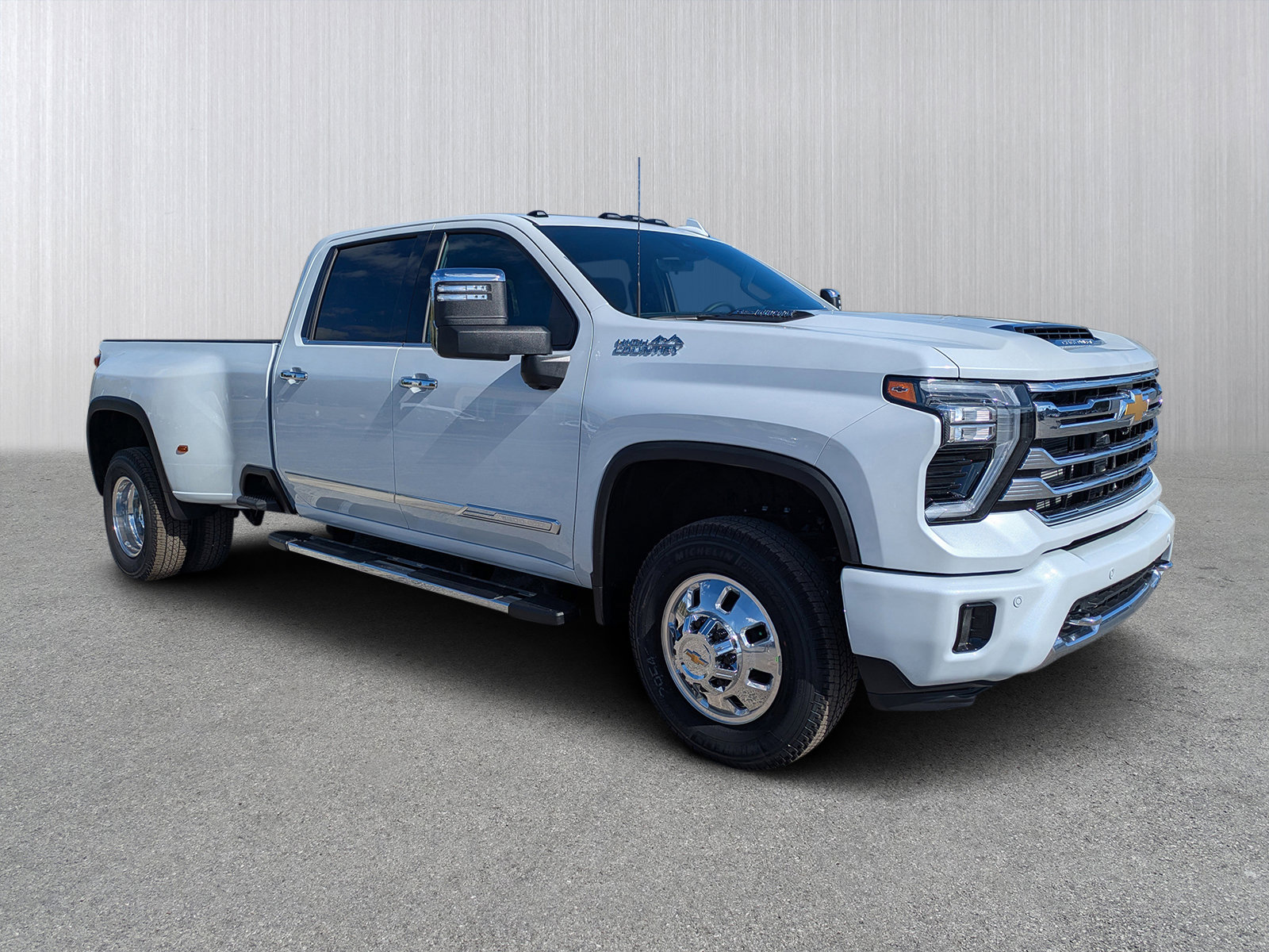 2026 Chevrolet Silverado 3500HD High Country's photo