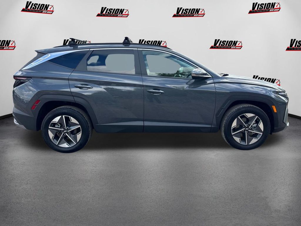 2025 Hyundai Tucson SEL Convenience photo 4