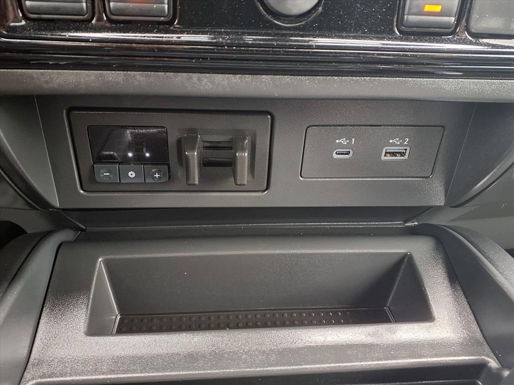 2024 Nissan Titan PRO-4X photo 24