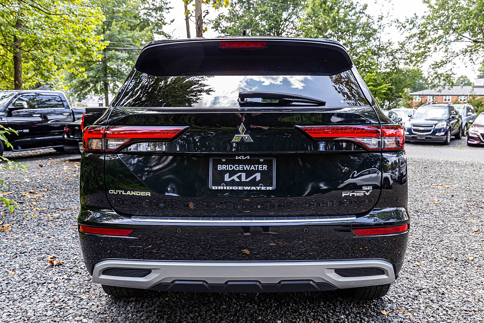 2023 Mitsubishi Outlander PHEV SEL S-AWC photo 3
