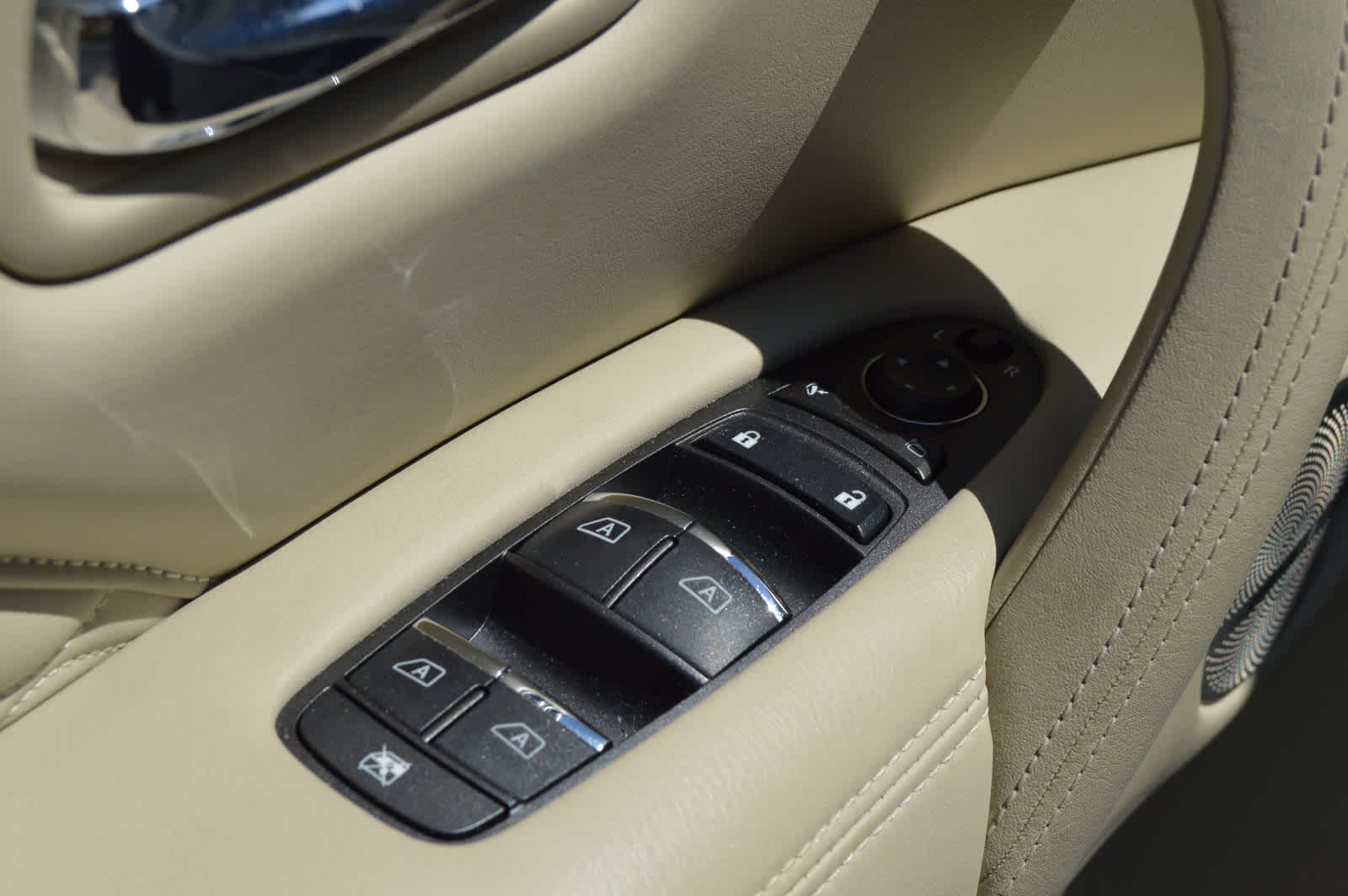 2022 Infiniti QX80 Sensory photo 18