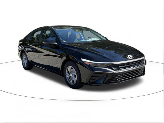 2026 Hyundai Elantra SE's photo