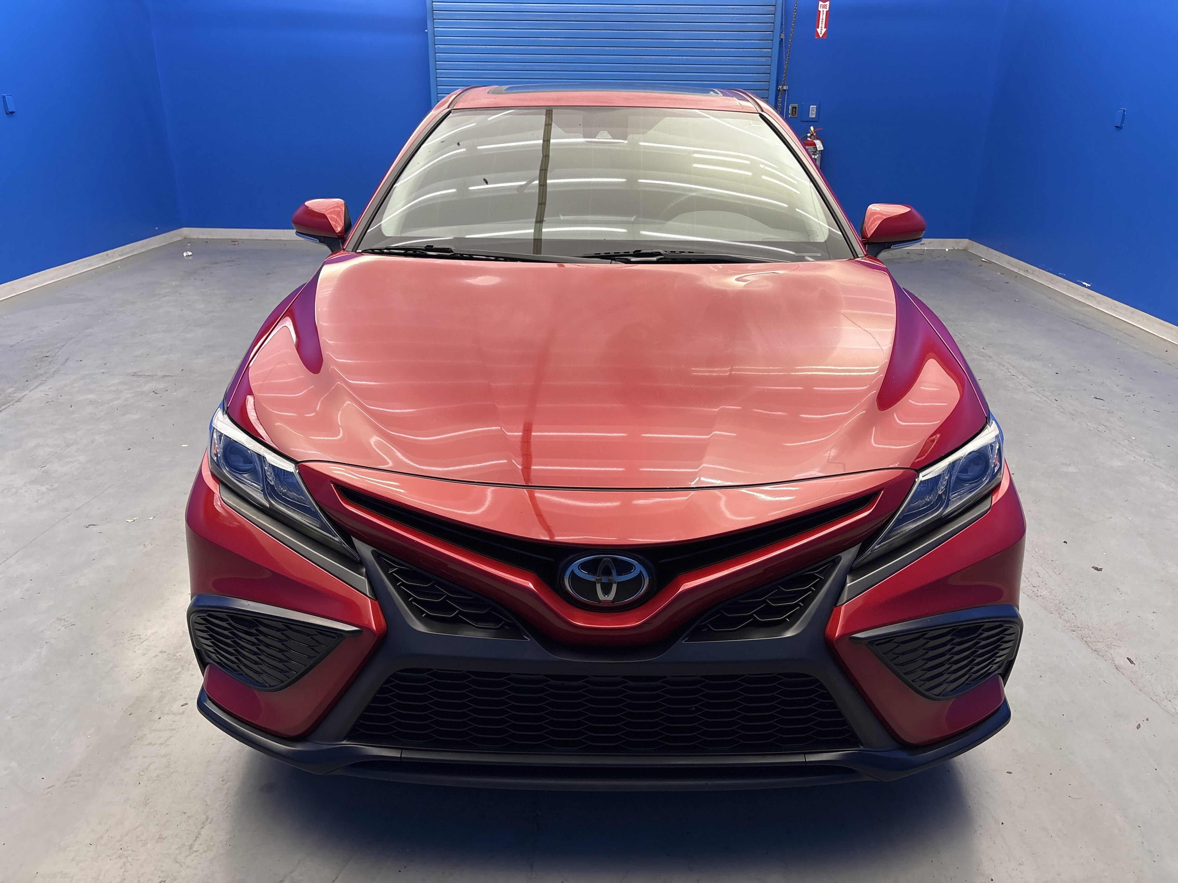 2022 Toyota Camry SE photo 3