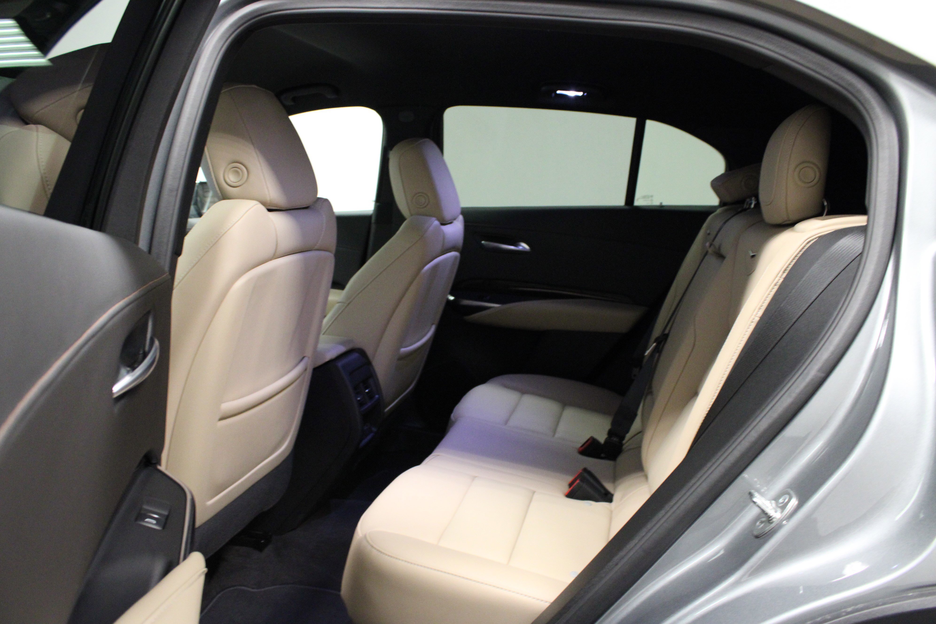 2025 Cadillac XT4 Premium Luxury photo 11
