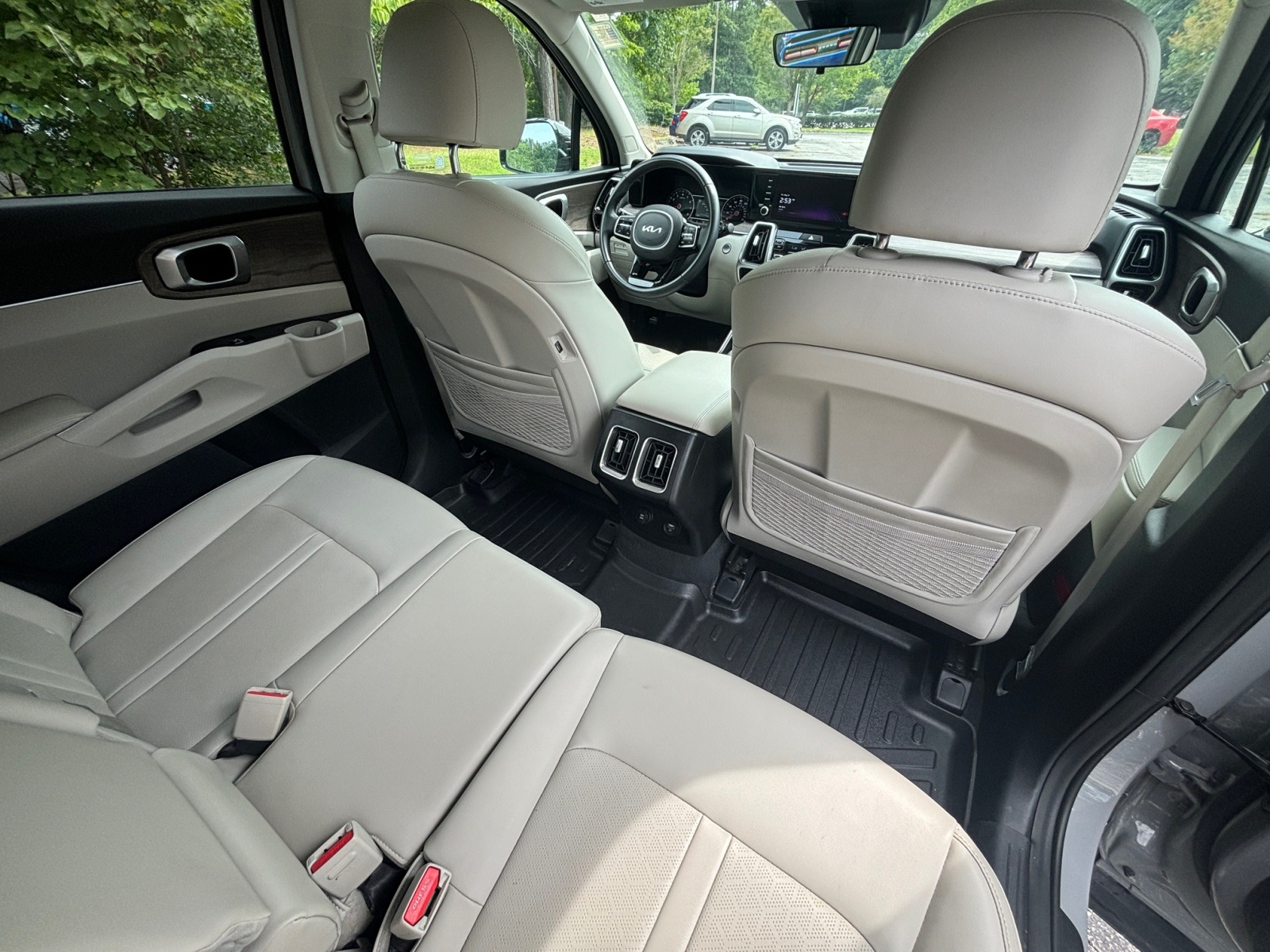 2022 Kia Sorento S photo 17