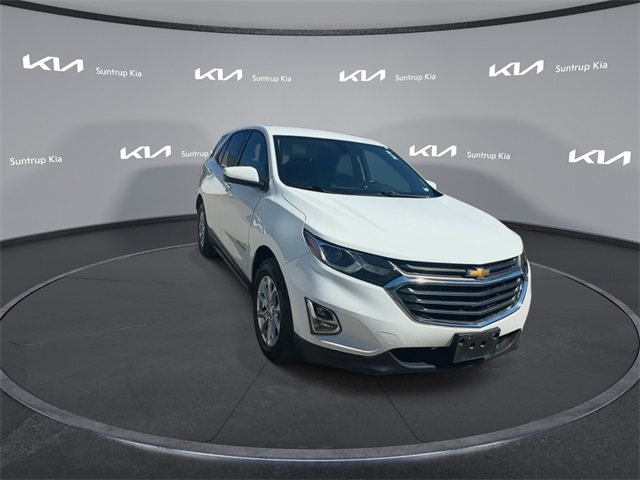 2019 Chevrolet Equinox LT photo 3