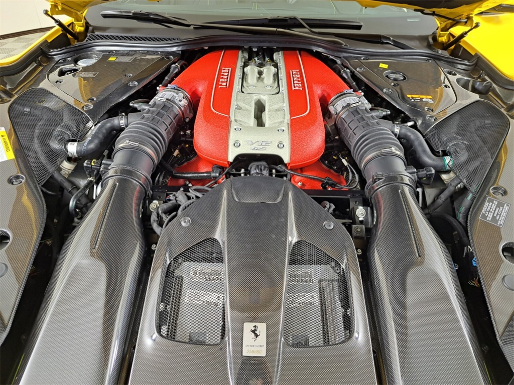 2021 Ferrari 812 GTS Base photo 13