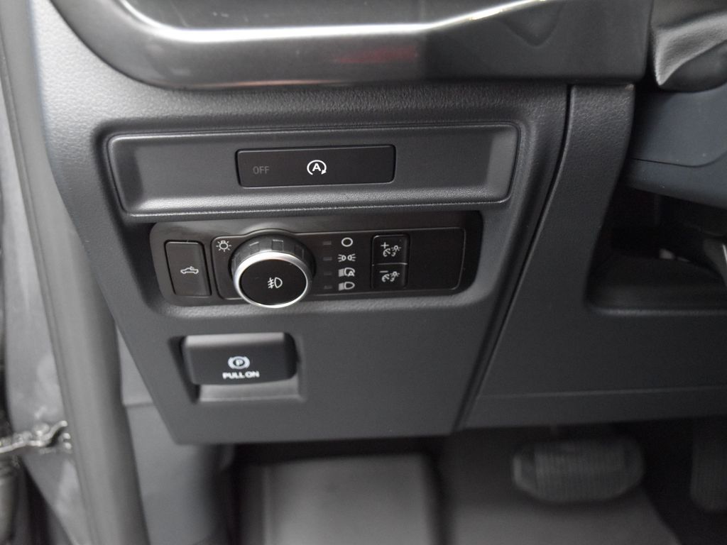 2025 Ford F-150 STX photo 12