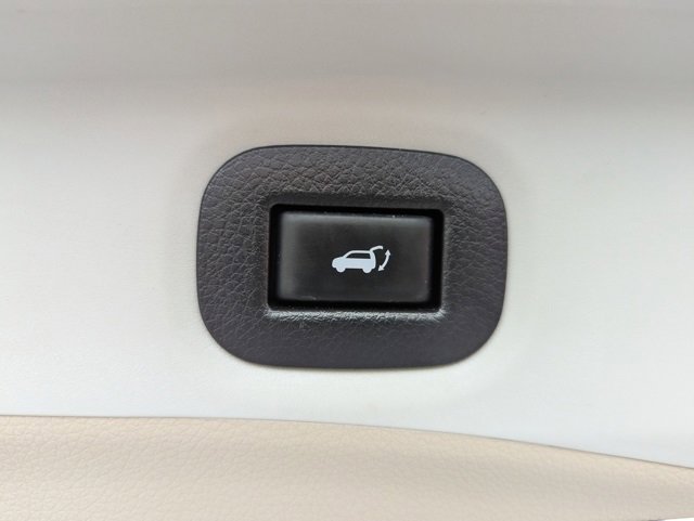 2018 Nissan Rogue SV photo 20