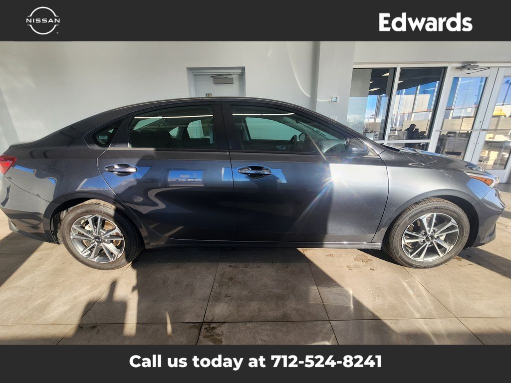 2024 Kia Forte LXS's photo