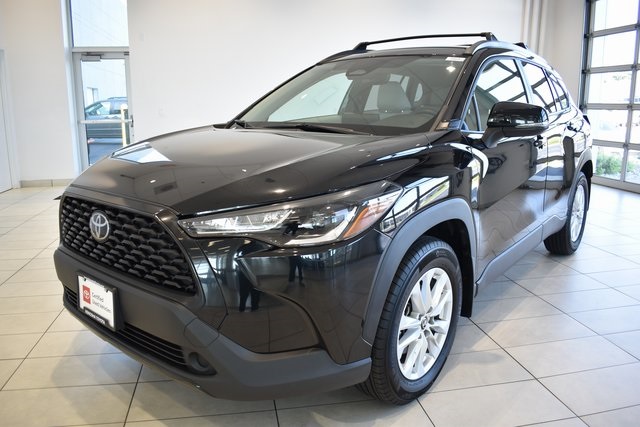 2023 Toyota Corolla Cross LE photo 4