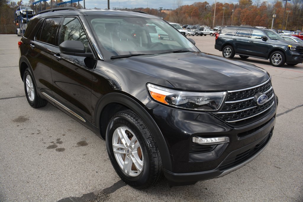 2023 Ford Explorer XLT photo 4