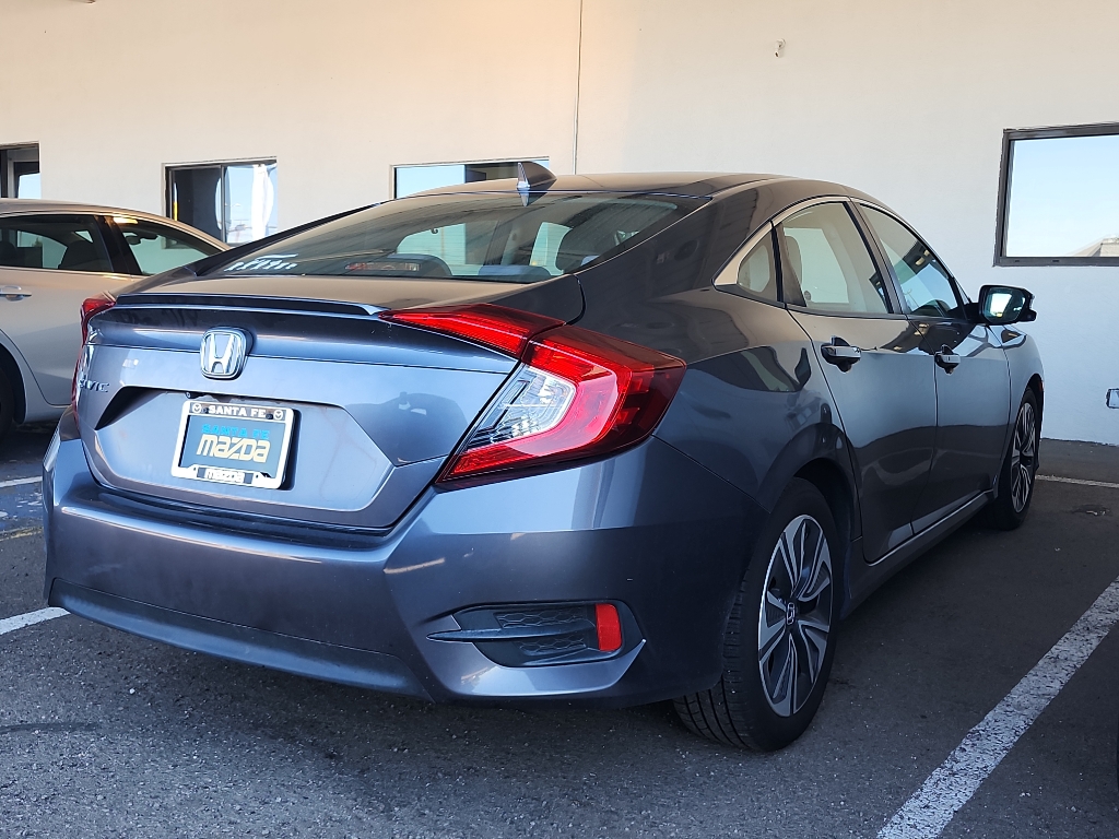 2017 Honda Civic EX-T photo 4