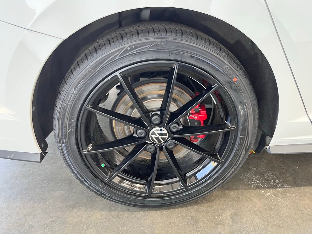 2024 Volkswagen Jetta GLI Autobahn Anniversary Edition photo 28