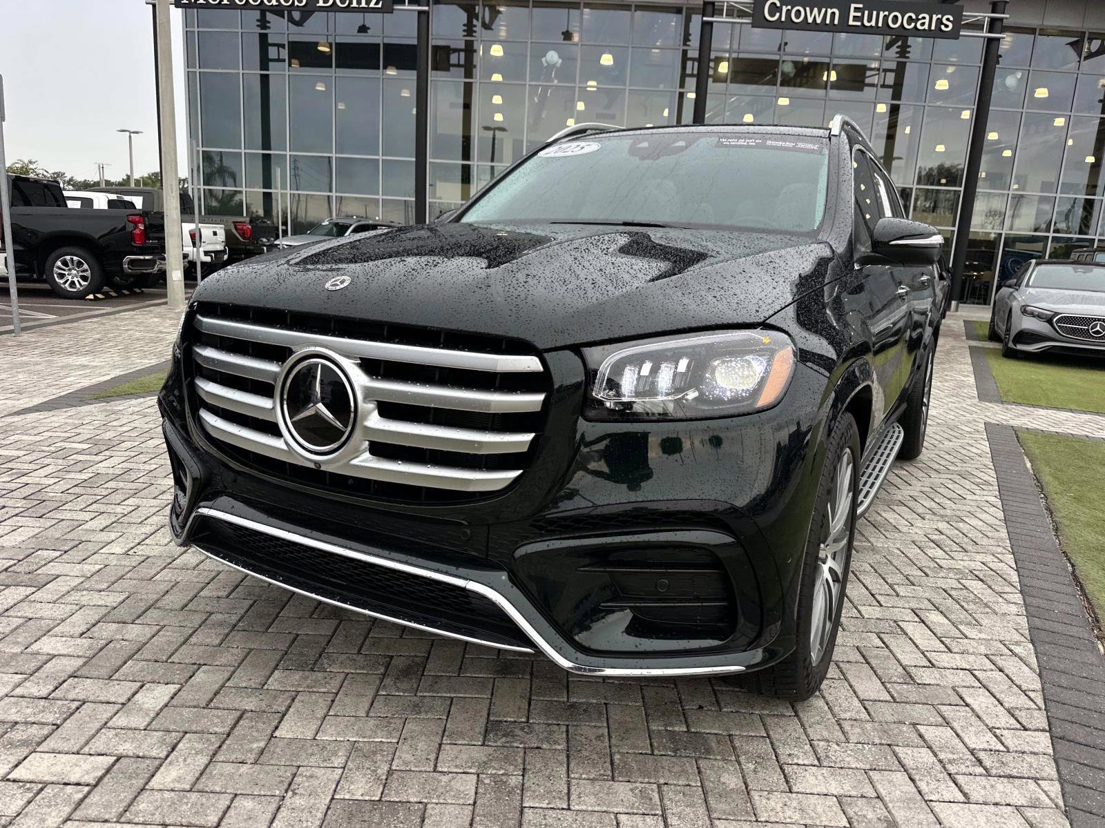 2025 Mercedes Benz GLS 580 4MATIC photo 8