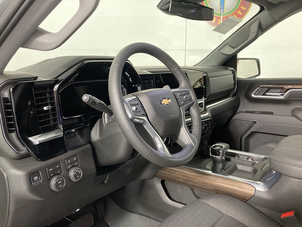 2026 Chevrolet Silverado 1500 LT photo 12