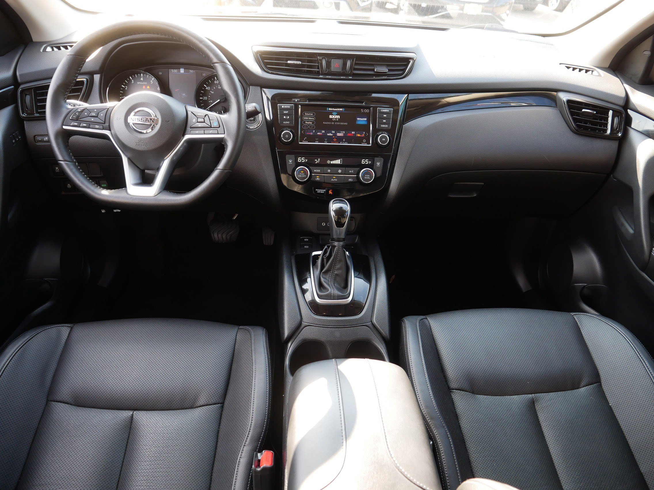 2022 Nissan Rogue Sport SL photo 10