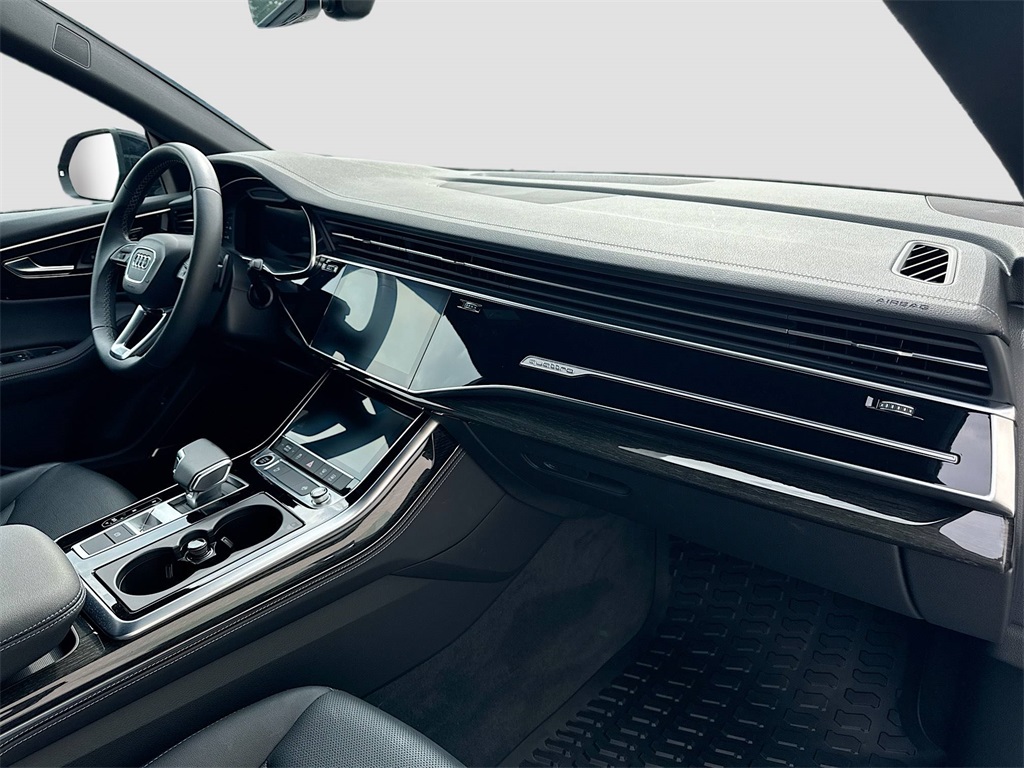 2025 Audi Q8 55 Premium Plus photo 26