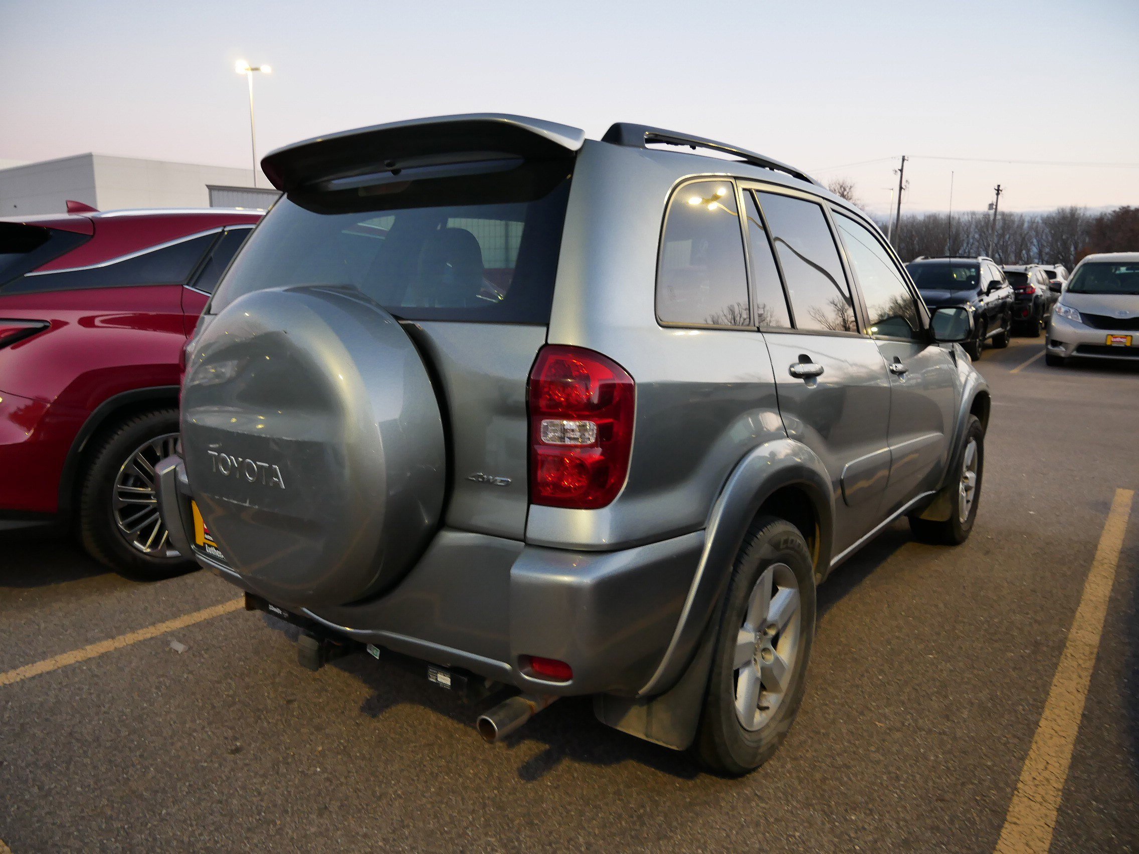 2004 Toyota RAV4 photo 3