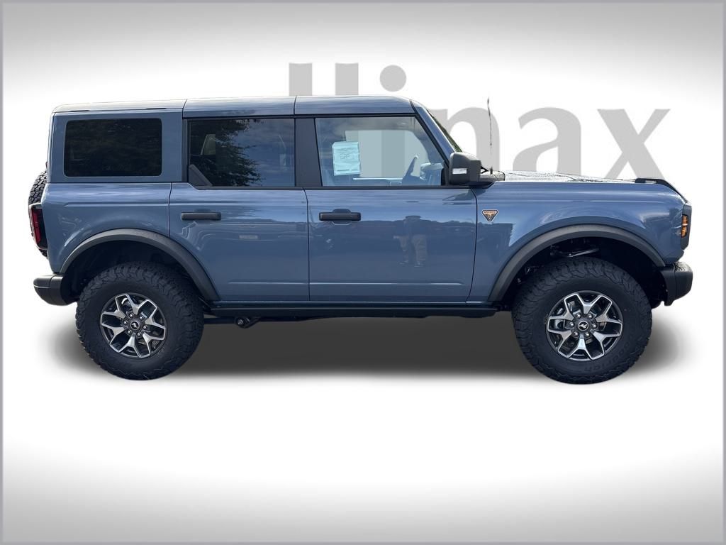 2025 Ford Bronco Badlands photo 2
