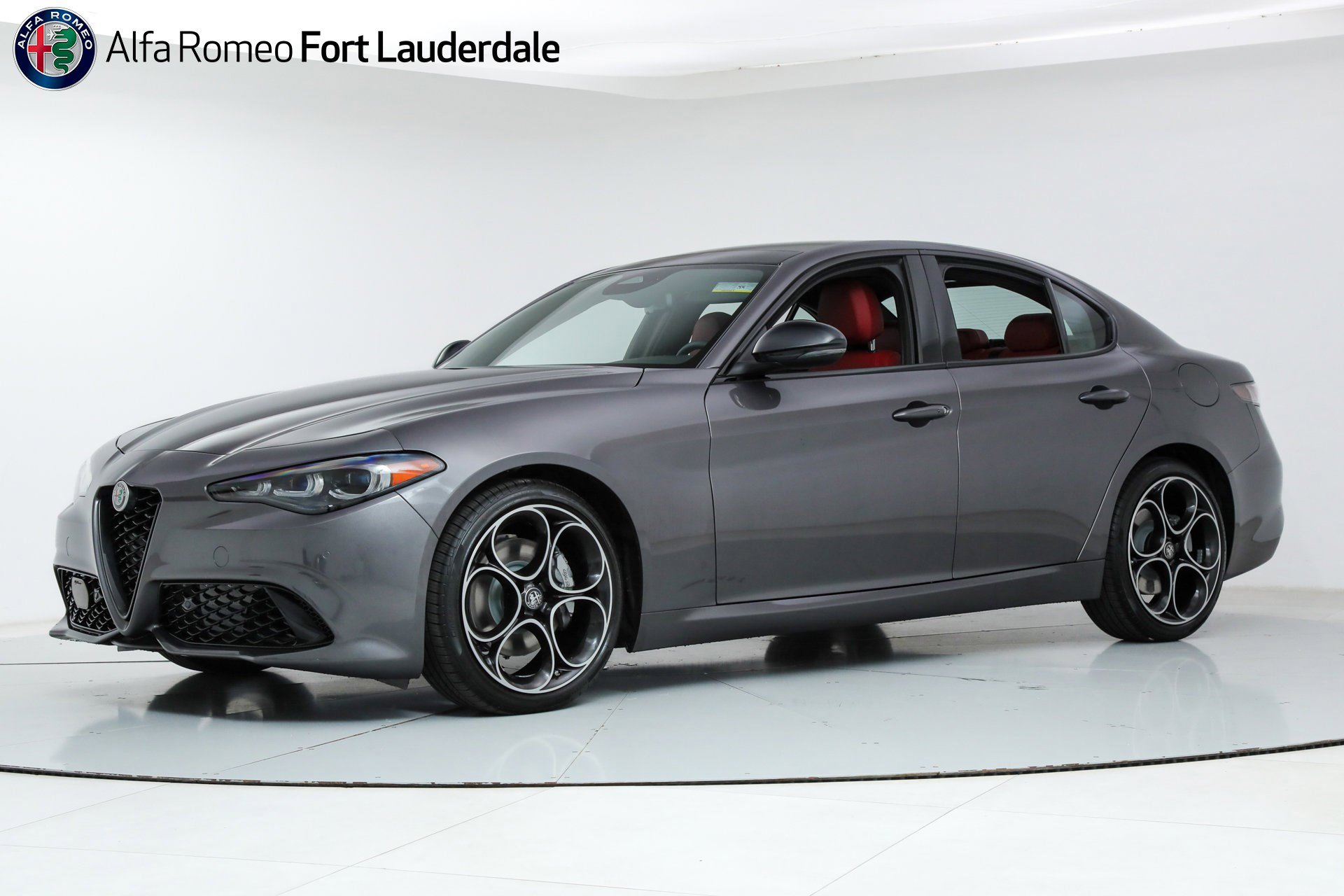 2025 Alfa Romeo Giulia Base's photo