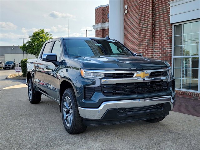 2025 Chevrolet Silverado 1500 LT photo 2