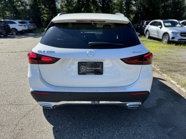 2026 Mercedes Benz GLA 250 4MATIC photo 3