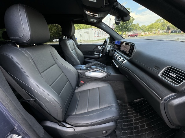 2024 Mercedes Benz GLS 450 4MATIC photo 13
