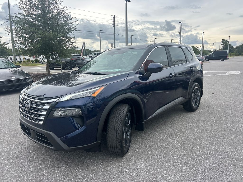 2026 Nissan Rogue SV photo 2