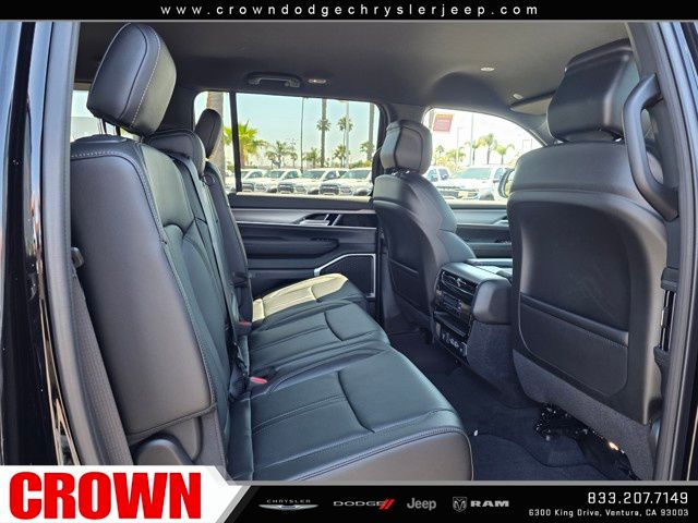 2025 Jeep Wagoneer Base photo 11