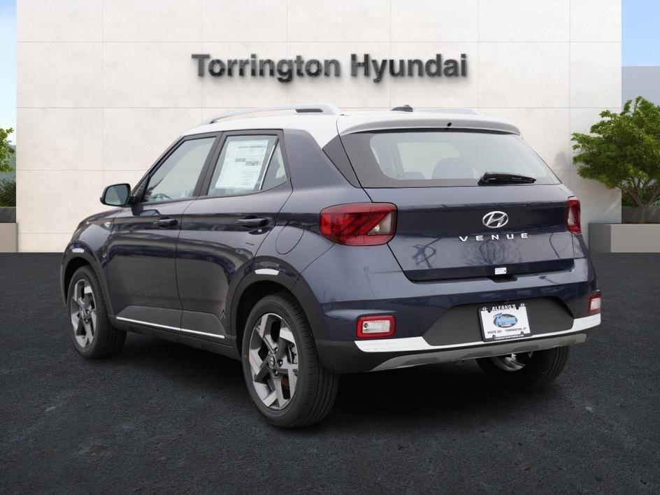 2025 Hyundai Venue Limited photo 3