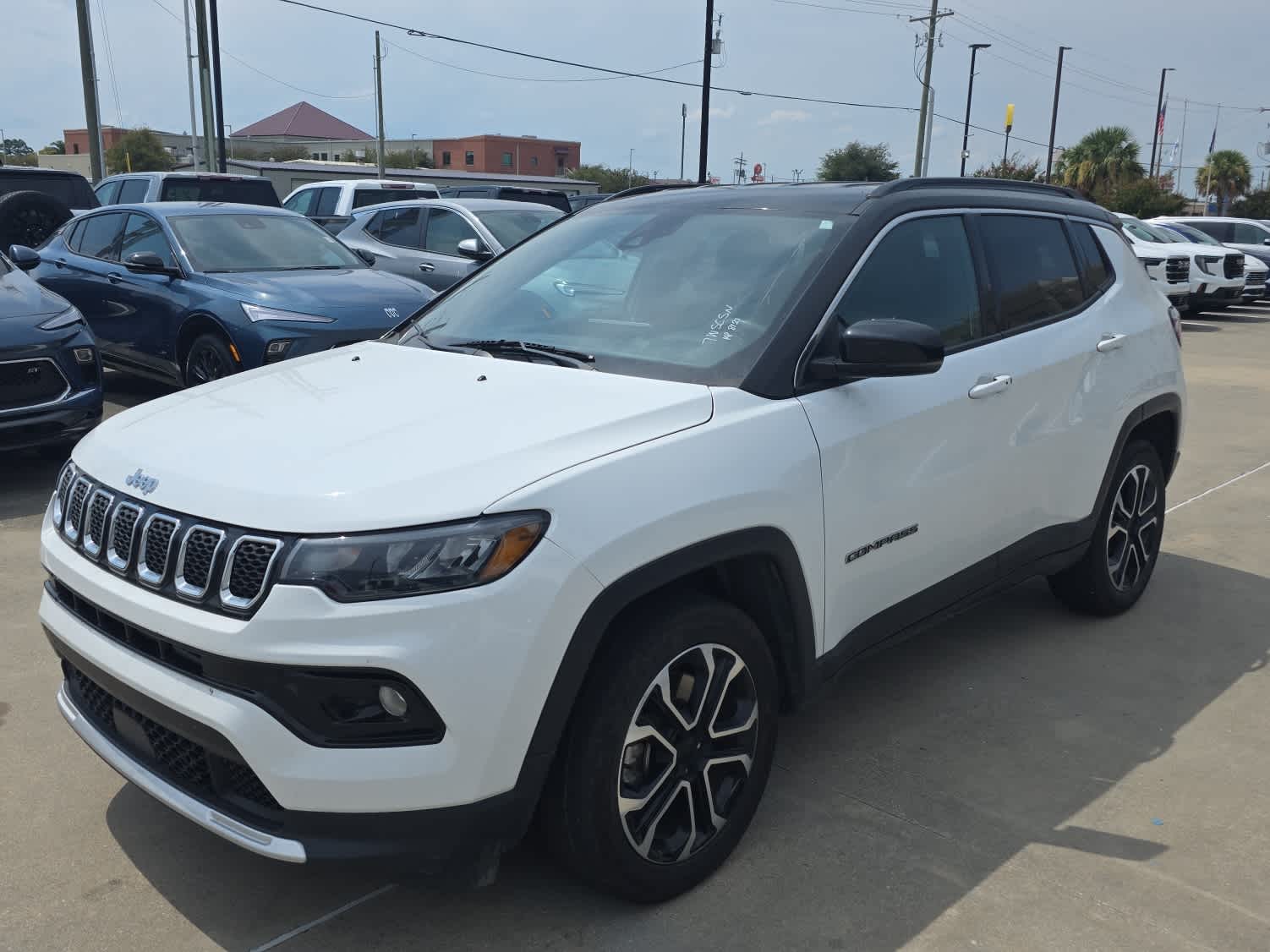2023 Jeep Compass Limited photo 2