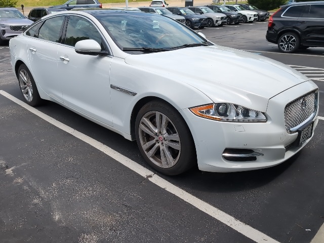 2014 Jaguar XJ Base photo 4