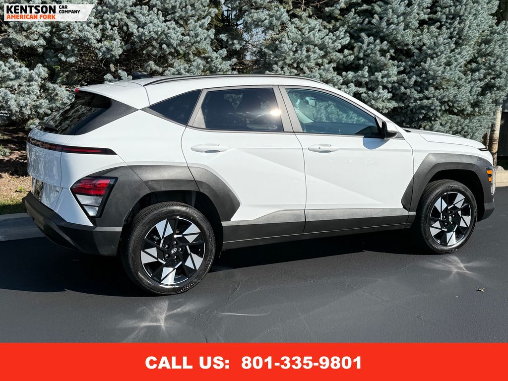 2025 Hyundai Kona SEL photo 8