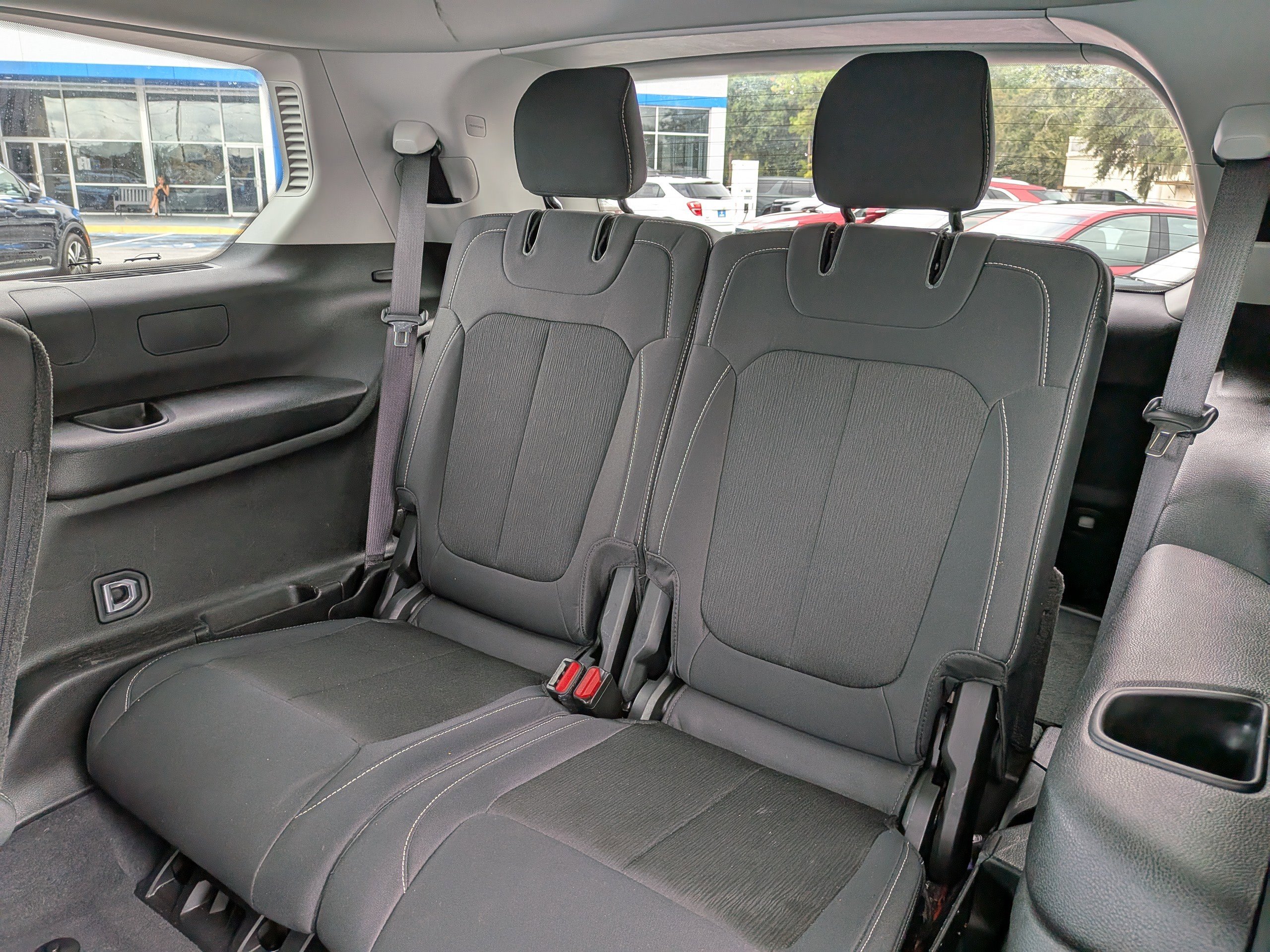 2023 Jeep Grand Cherokee Laredo photo 6
